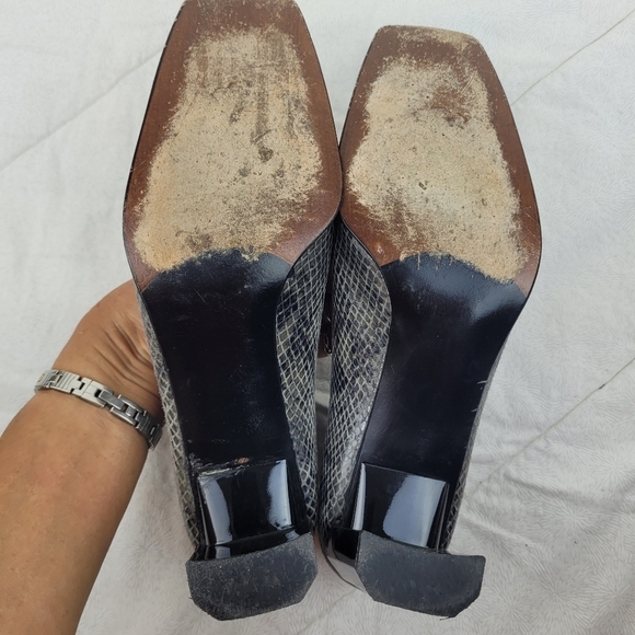 Stuart Weitzman snakeskin gray leather square toe block heel shoe pump work 6.5 - Picture 8 of 12
